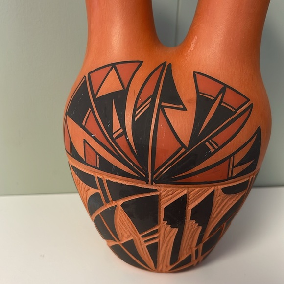 Acoma Wedding Vase Pottery, Signed - Picture 10 of 11